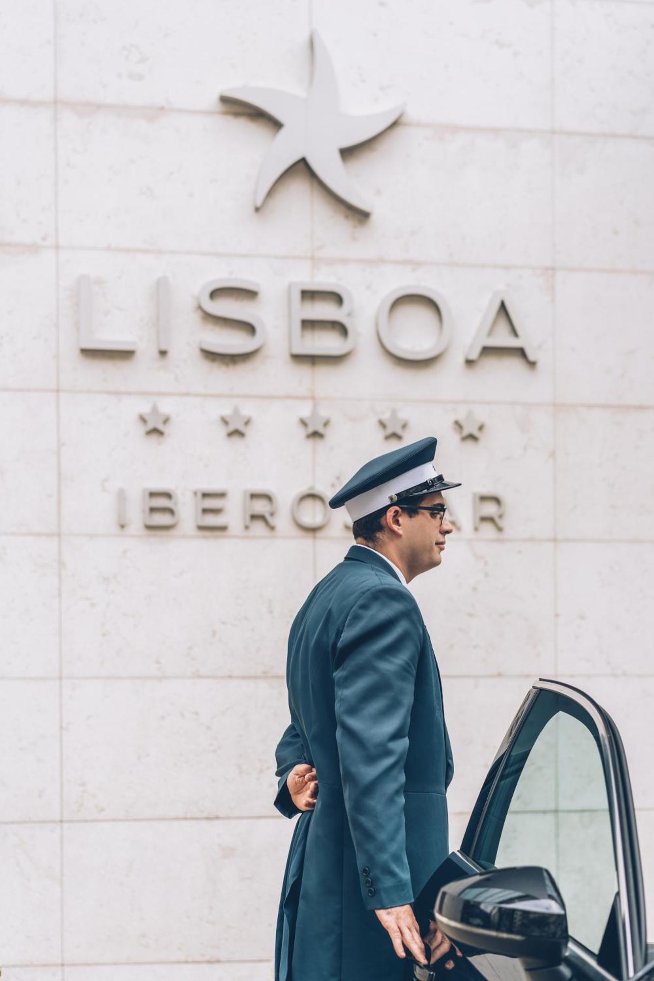 Iberostar Selection Lisboa Hotel Exterior foto Concierge at the entrance of the hotel