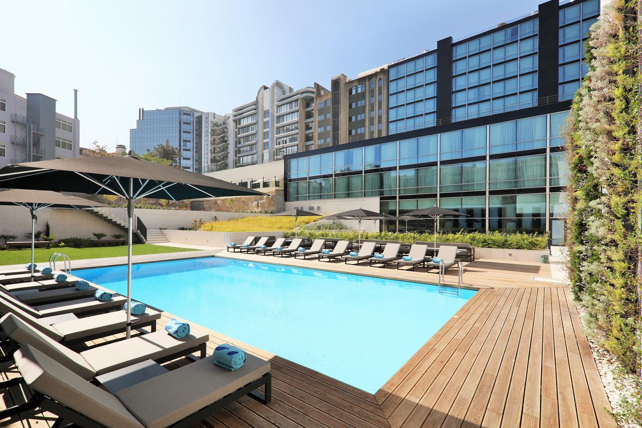 Iberostar Selection Lisboa Hotel Exterior foto The hotel's pool