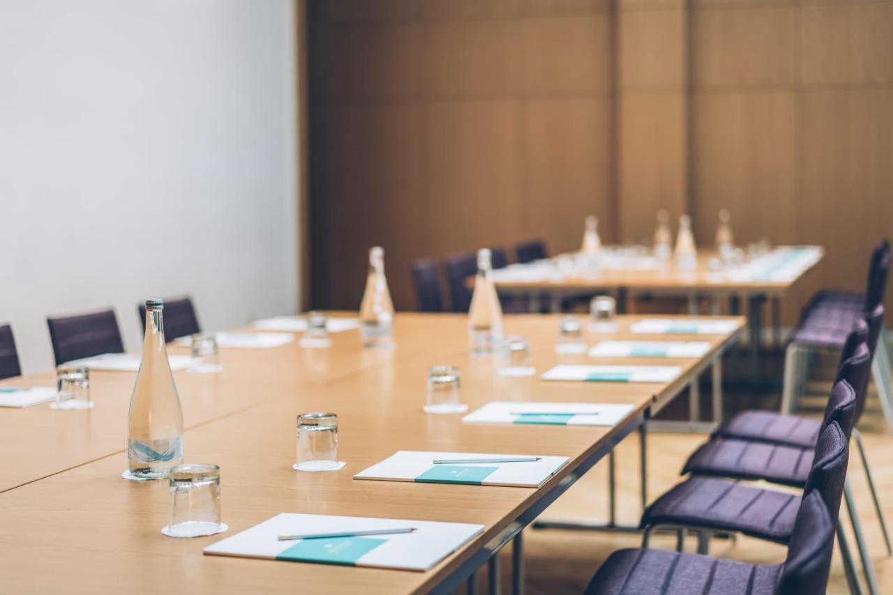 Iberostar Selection Lisboa Hotel Exterior foto A meeting room at the European University Barcelona