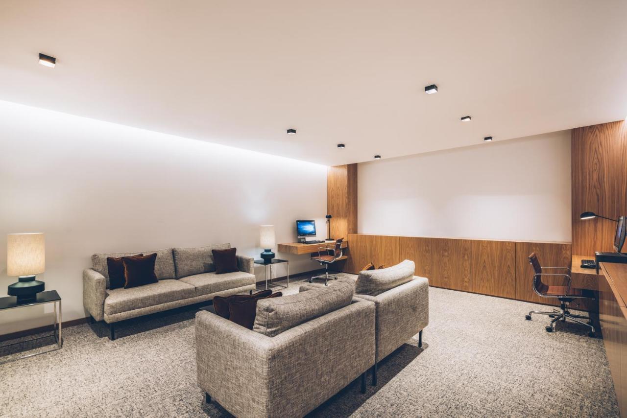 Iberostar Selection Lisboa Hotel Exterior foto The private lounge at the airport