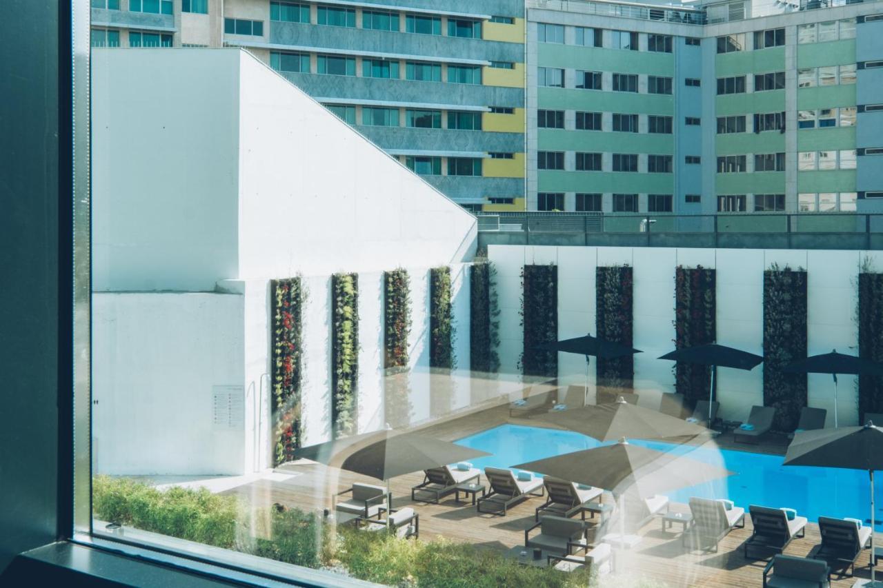 Iberostar Selection Lisboa Hotel Exterior foto The pool at the hotel